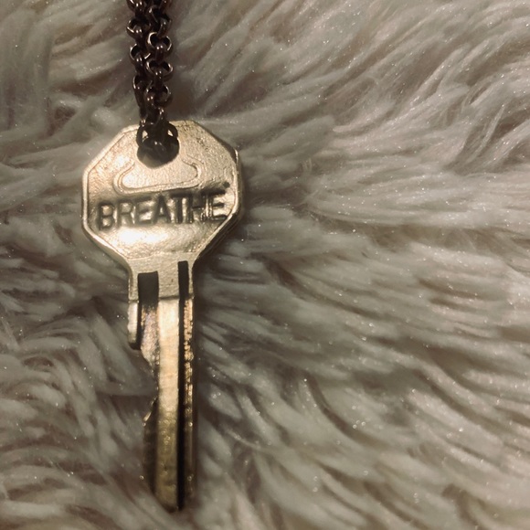 Breathe Key Necklace - Picture 2 of 8